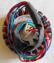 Статор KRATON GG-2400i  (КАЛИБР БЭГ2700И)  (со стороны стартера) YK2900i 9015291132