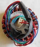 Статор KRATON GG-2400i  (КАЛИБР БЭГ2700И)  (со стороны стартера) YK2900i 9015291132