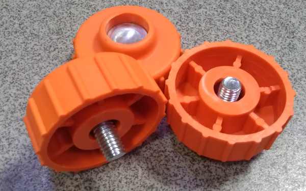 Втулка тримерной катушки с ВИНТОМ М8*1,25 правая для шпулек под шестигранный вал 010124(9Нос)