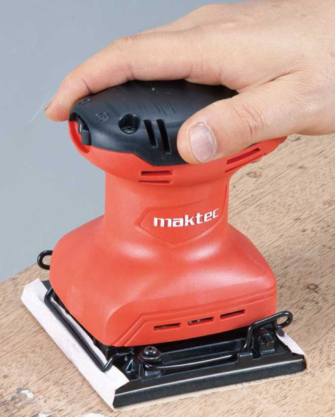 Вибрационная шлифмашина MAKTEC MT925 ПШМ
